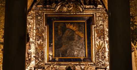 Simboli cavallereschi, absidi nascoste e una Madonna Nera:  il borgo medievale di Sovereto